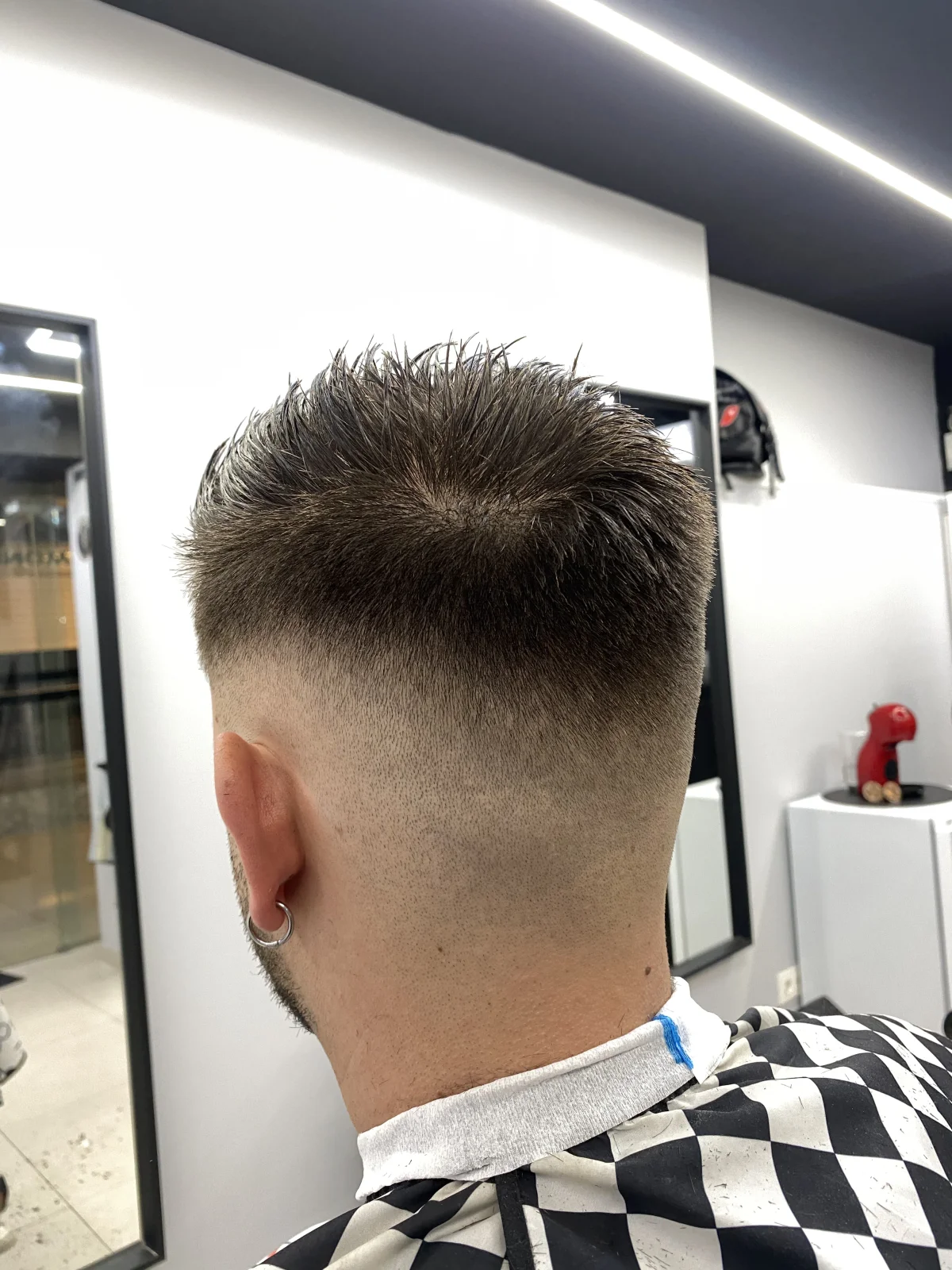 Corte texturizado con volumen natural